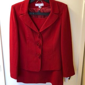 New Le Suit Business Suit